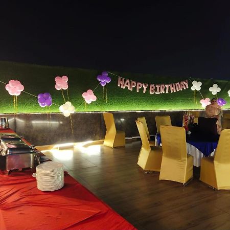 Airport Hotel Bollywood Paradise 뉴델리 외부 사진