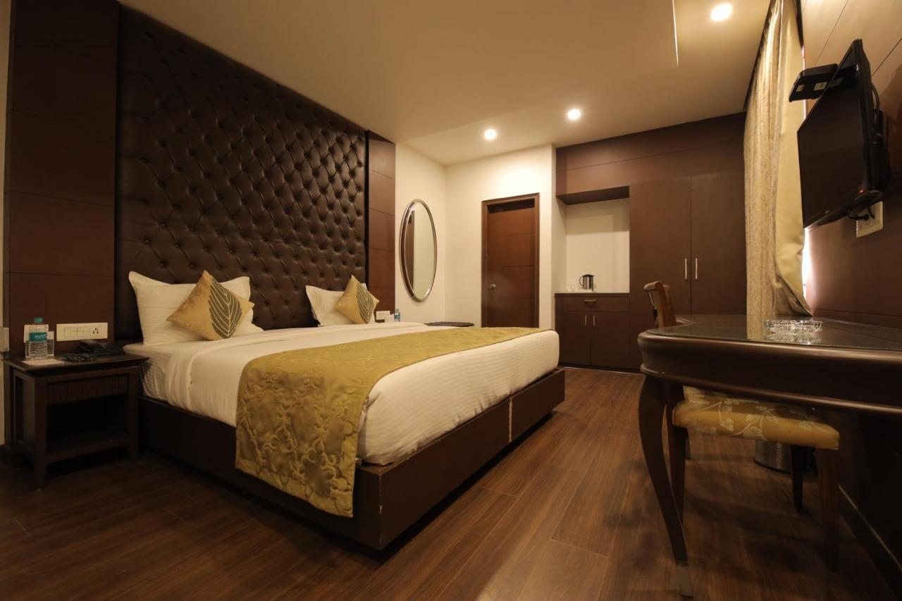 Airport Hotel Bollywood Paradise 뉴델리 외부 사진