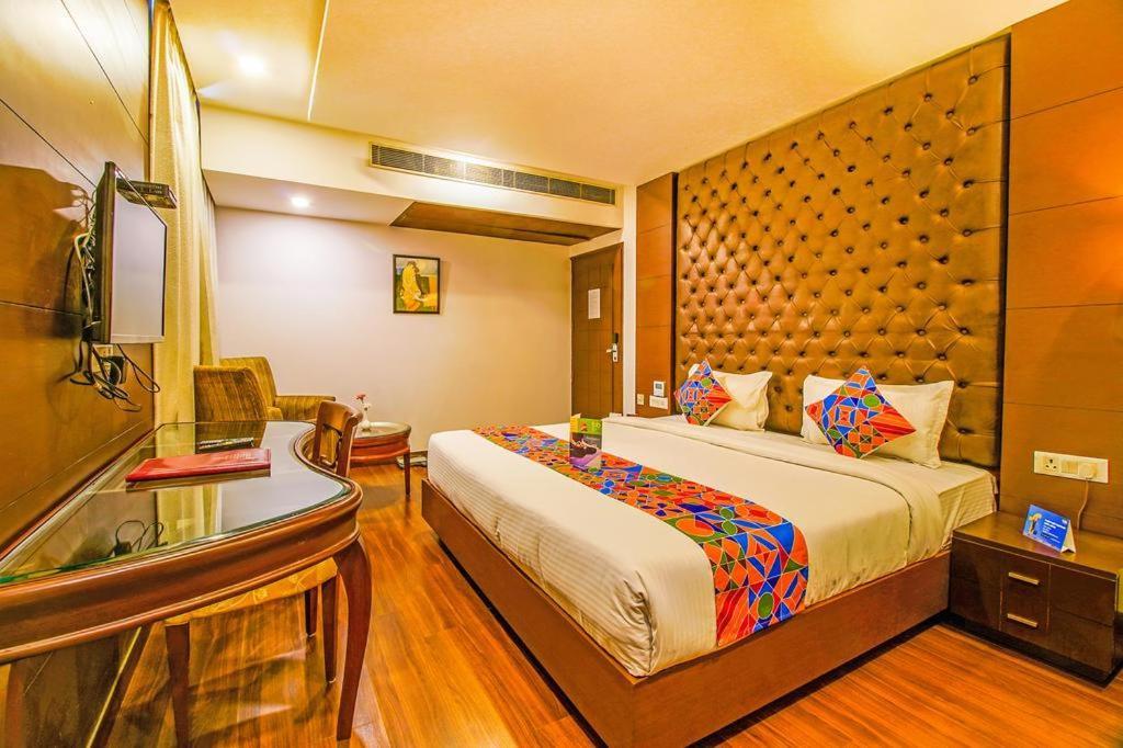 Airport Hotel Bollywood Paradise 뉴델리 외부 사진